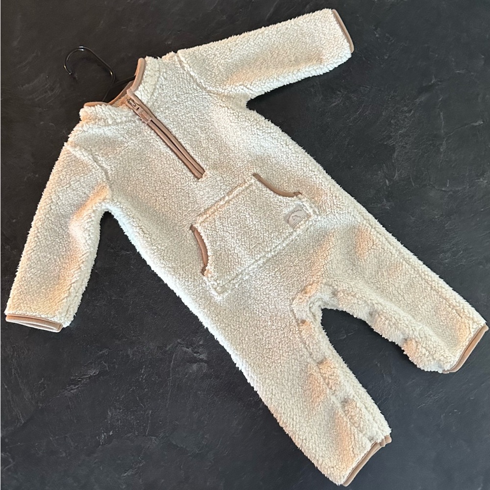 Carter’s Baby 9M Sherpa Fleece One-Piece Romper – Never Worn